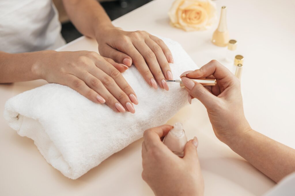 Manicure hybrydowy w Syrenka Toruń