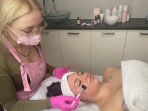 Zabiegi pielęgnacyjne na twarz – który wybrać dla Twojego typu cery? | Syrenka